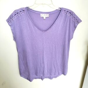 *Pink republic purple v neck t shirt. Size medium.